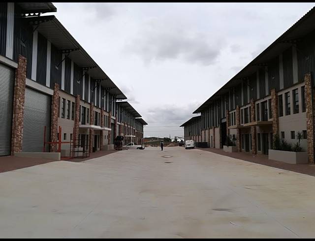 700M² WAREHOUSE TO LET IN WYCHWOOD